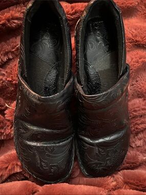 boc Black Embossed Leather Clogs